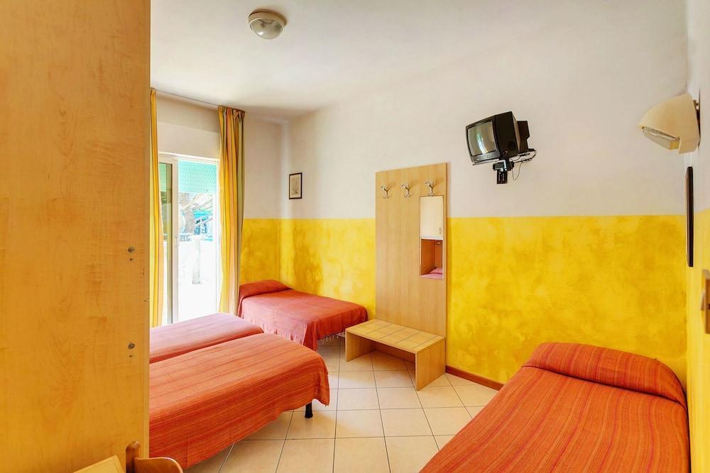 Hotel Canova Лидо-ди-Езоло Экстерьер фото